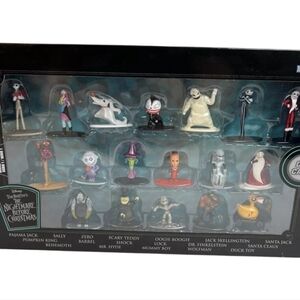Tim Burton's Nightmare Before Christmas Disney 18 Pc Diecast Figure Set